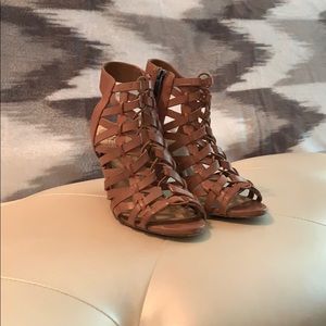 Vince Camuto Sandals size 7-1/2